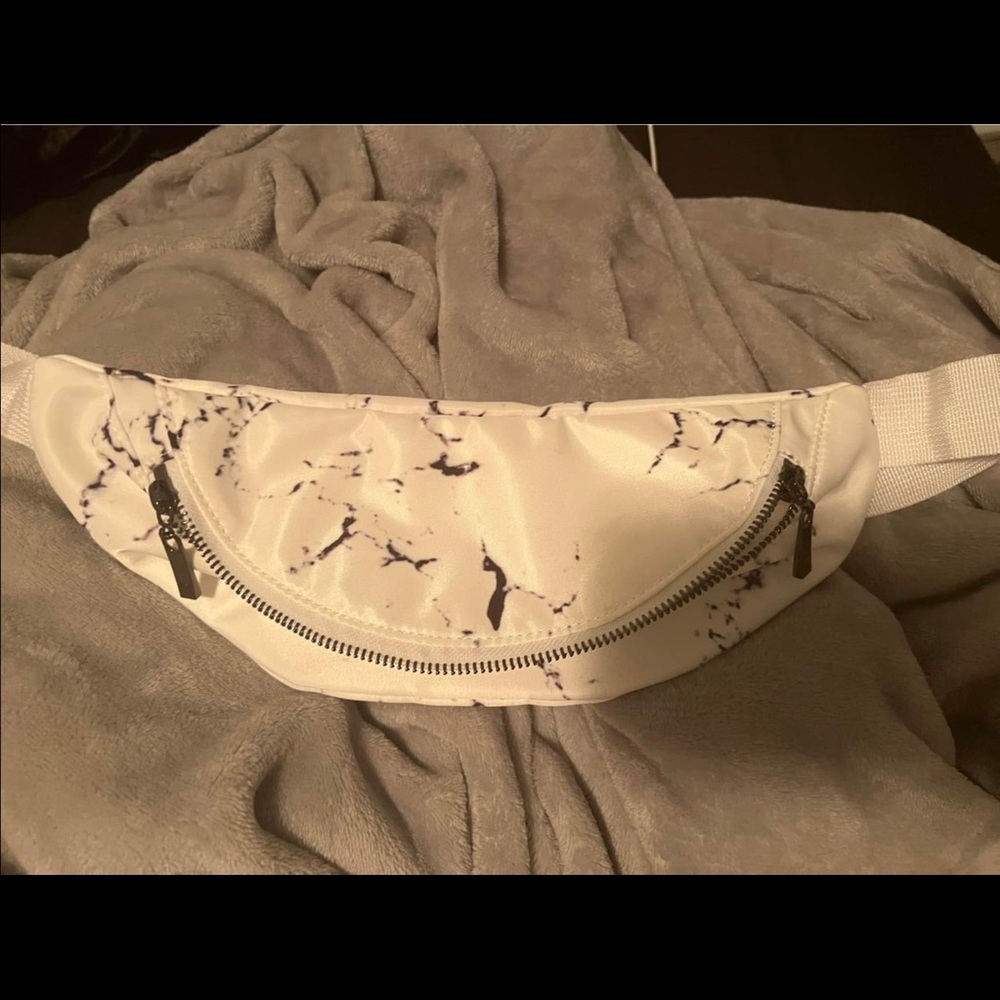 Buffbunny Marble Belt Bag
